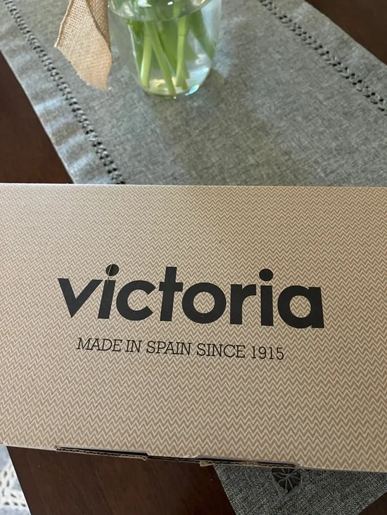 Victoria Hielo Women's Low-Top Casual Sneakers in Beige/Off-White - Picture 5 of 6